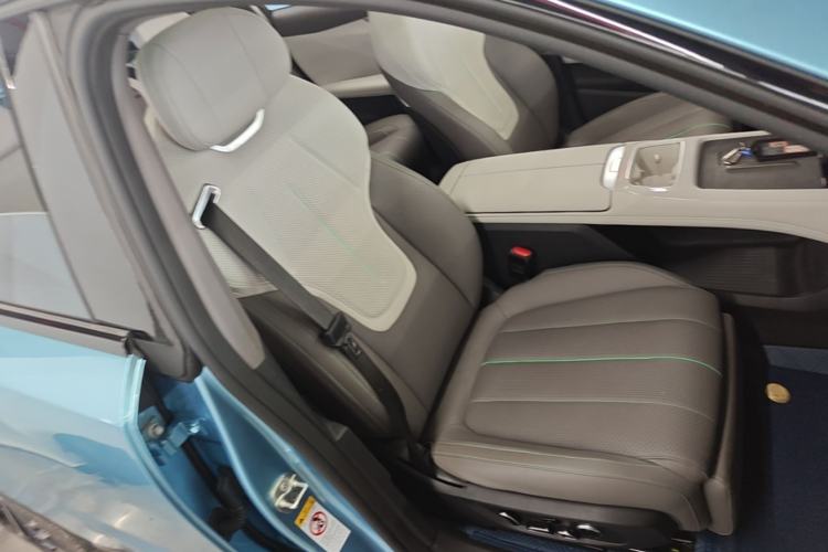 Used Deepal L07 2024 230Max Qiankun Intelligent Driving ADS SE Range-Extended Version Right Front Seat