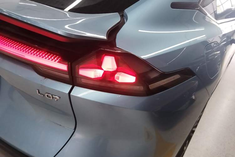 Used Deepal L07 2024 230Max Qiankun Intelligent Driving ADS SE Range-Extended Version Right Rear Taillight