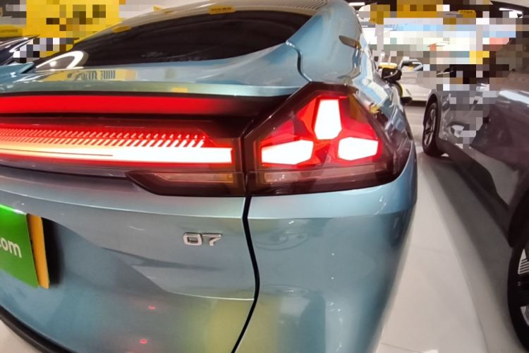 Used Deepal L07 2024 230Max Qiankun Intelligent Driving ADS SE Range-Extended Version Right Rear Taillight