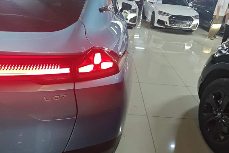 Used Deepal L07 2024 230Max Qiankun Intelligent Driving ADS SE Range-Extended Version Right Rear Taillight