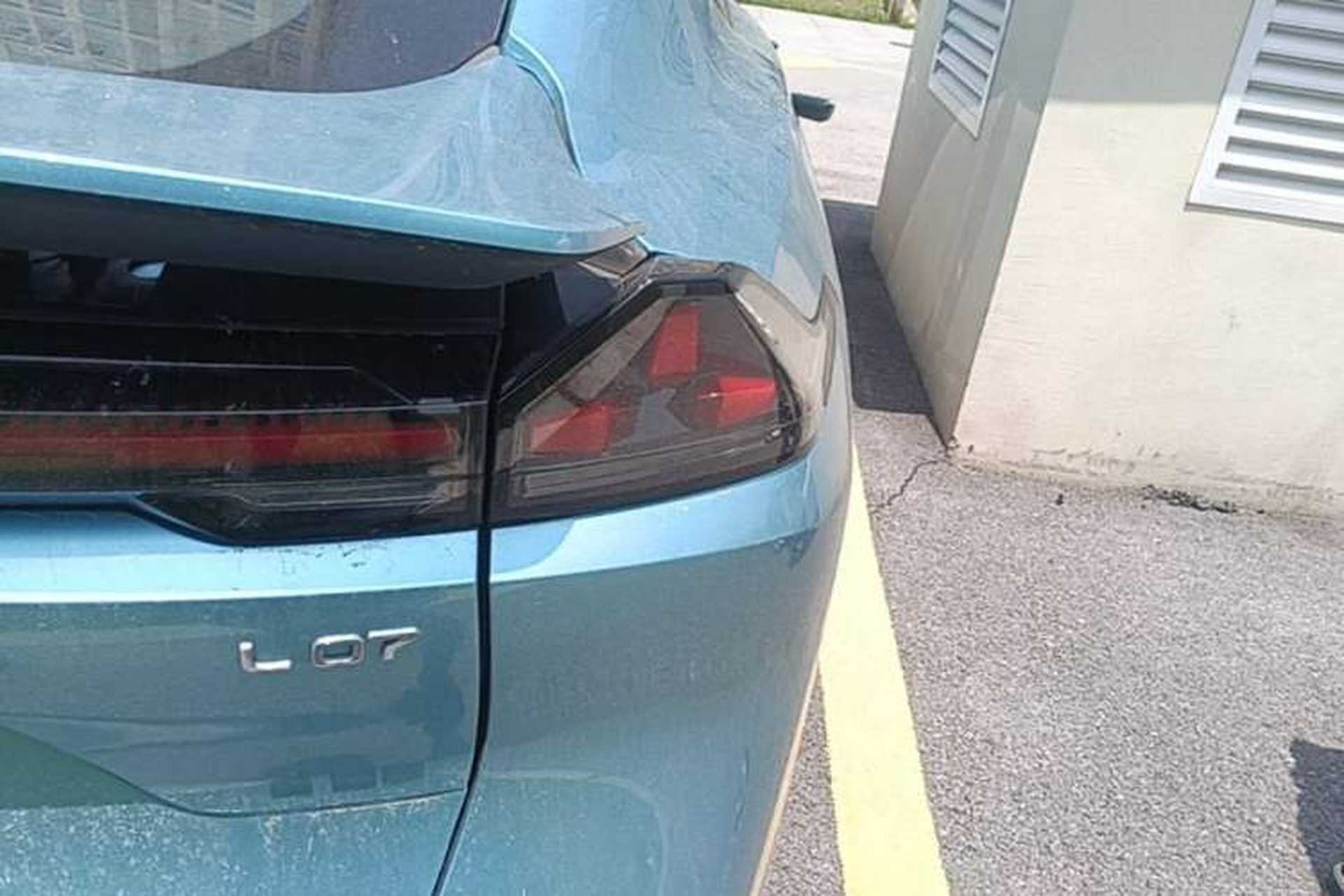 Used Deepal L07 2024 230Max Qiankun Intelligent Driving ADS SE Range-Extended Version Right Rear Taillight