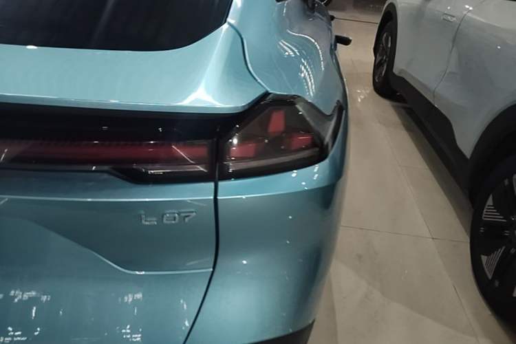 Used Deepal L07 2024 230Max Qiankun Intelligent Driving ADS SE Range-Extended Version Right Rear Taillight