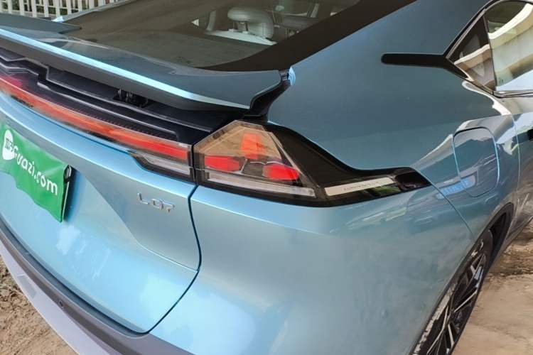 Used Deepal L07 2024 230Max Qiankun Intelligent Driving ADS SE Range-Extended Version Right Rear Taillight