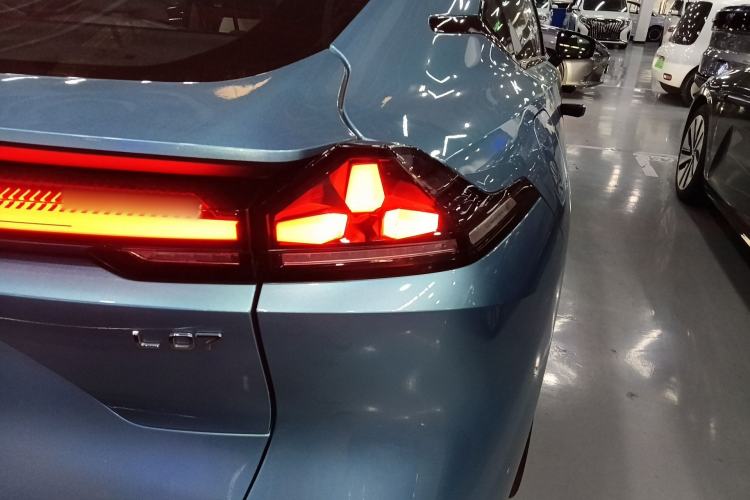 Used Deepal L07 2024 230Max Qiankun Intelligent Driving ADS SE Range-Extended Version Right Rear Taillight