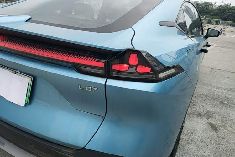 Used Deepal L07 2024 230Max Qiankun Intelligent Driving ADS SE Range-Extended Version Right Rear Taillight