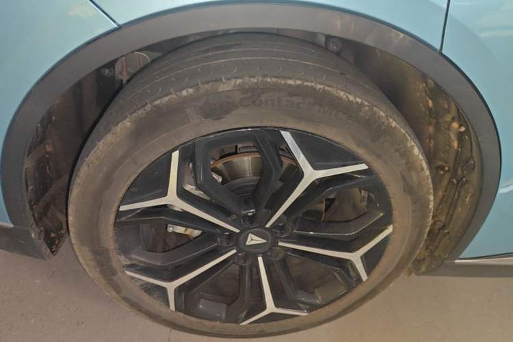 Used Deepal L07 2024 230Max Qiankun Intelligent Driving ADS SE Range-Extended Version Right Rear Wheel Hub