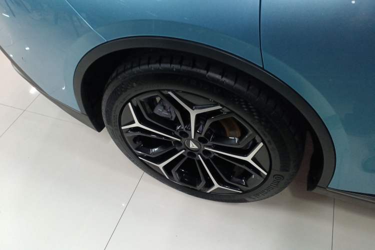 Used Deepal L07 2024 230Max Range-Extended Version Right Rear Wheel Hub