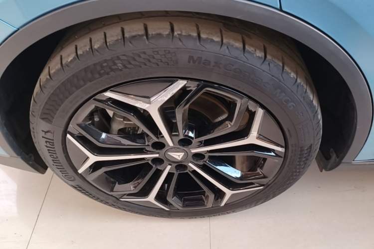Used Deepal L07 2024 230Max Qiankun Intelligent Driving ADS SE Range-Extended Version Right Rear Wheel Hub