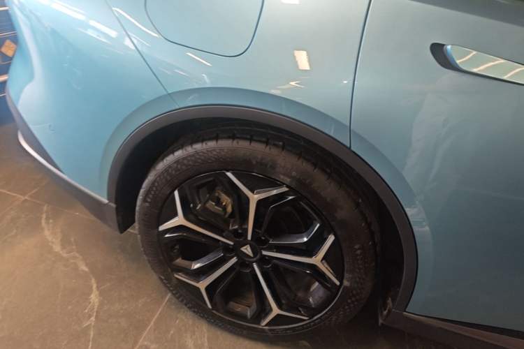 Used Deepal L07 2024 230Max Qiankun Intelligent Driving ADS SE Range-Extended Version Right Rear Wheel Hub