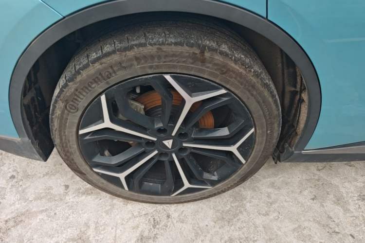 Used Deepal L07 2024 230Max Qiankun Intelligent Driving ADS SE Range-Extended Version Right Rear Wheel Hub