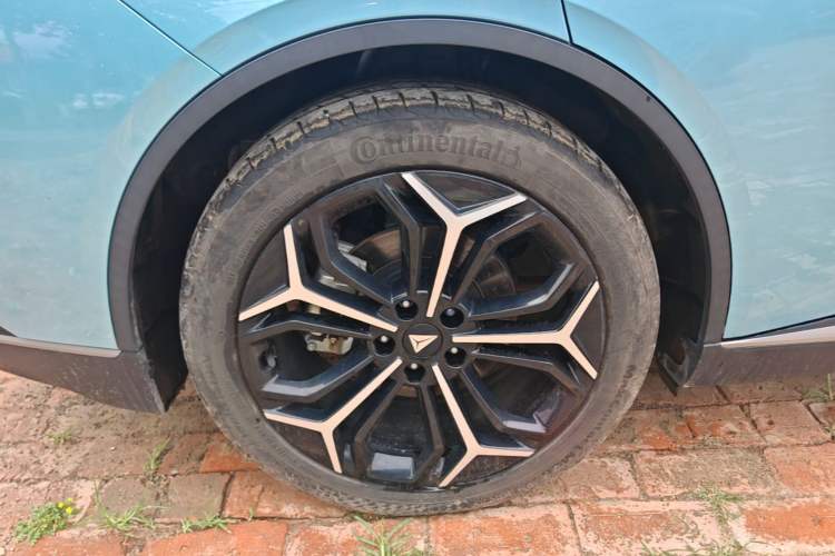 Used Deepal L07 2024 230Max Qiankun Intelligent Driving ADS SE Range-Extended Version Right Rear Wheel Hub