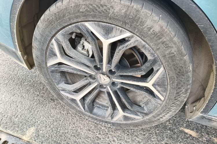 Used Deepal L07 2024 230Max Qiankun Intelligent Driving ADS SE Range-Extended Version Right Rear Wheel Hub