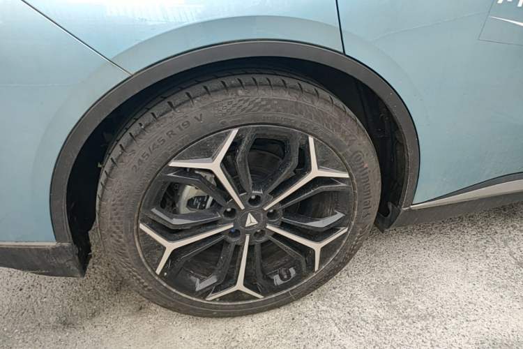 Used Deepal L07 2024 230Max Qiankun Intelligent Driving ADS SE Range-Extended Version Right Rear Wheel Hub