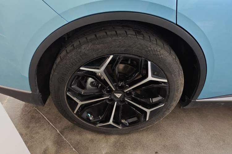 Used Deepal L07 2024 230Max Qiankun Intelligent Driving ADS SE Range-Extended Version Right Rear Wheel Hub