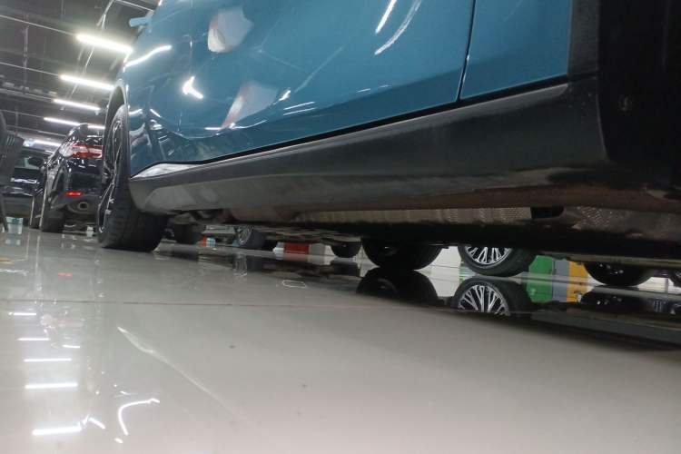 Used Deepal L07 2024 230Max Range-Extended Version Right Side Sill