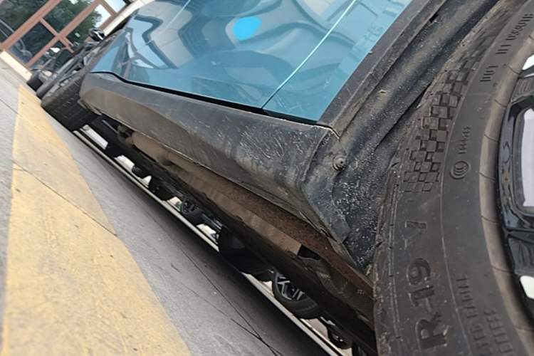 Used Deepal L07 2024 230Max Qiankun Intelligent Driving ADS SE Range-Extended Version Right Side Sill