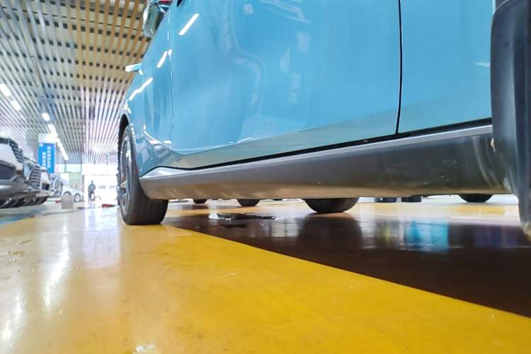 Used Deepal L07 2024 530 Max Qiankun Intelligent Driving ADS SE Pure Electric Version Right Side Sill