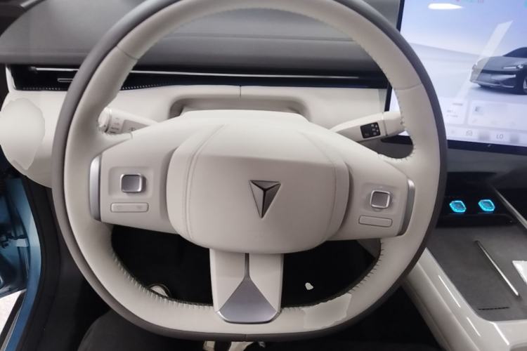 Used Deepal L07 2024 230Max Qiankun Intelligent Driving ADS SE Range-Extended Version Steering Wheel