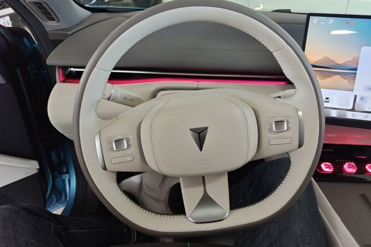 Used Deepal L07 2024 230Max Qiankun Intelligent Driving ADS SE Range-Extended Version Steering Wheel