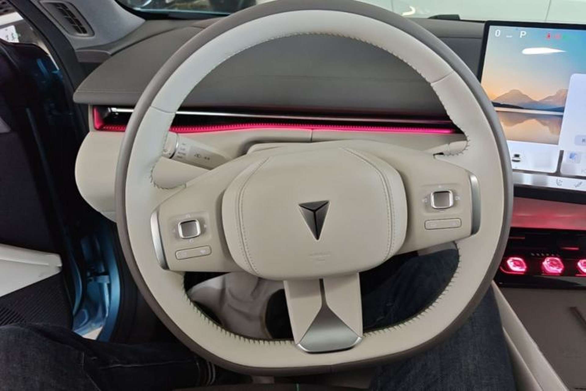 Used Deepal L07 2024 230Max Qiankun Intelligent Driving ADS SE Range-Extended Version Steering Wheel
