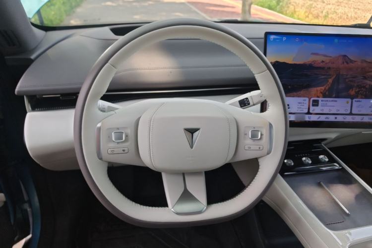 Used Deepal L07 2024 530 Max Qiankun Intelligent Driving ADS SE Pure Electric Version Steering Wheel