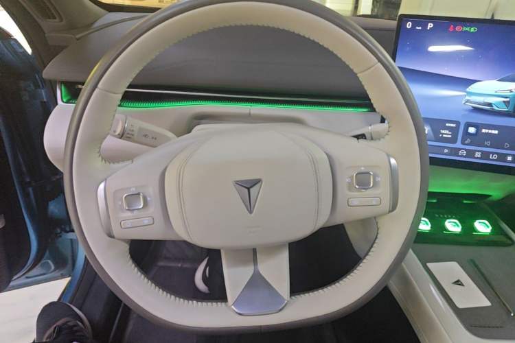 Used Deepal L07 2024 230Max Qiankun Intelligent Driving ADS SE Range-Extended Version Steering Wheel