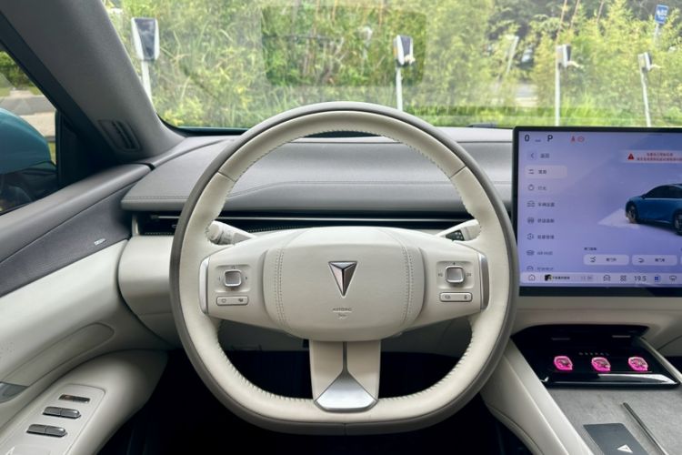 Used Deepal L07 2024 230Max Qiankun Intelligent Driving ADS SE Range-Extended Version Steering Wheel