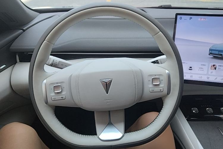 Used Deepal L07 2024 230Max Qiankun Intelligent Driving ADS SE Range-Extended Version Steering Wheel
