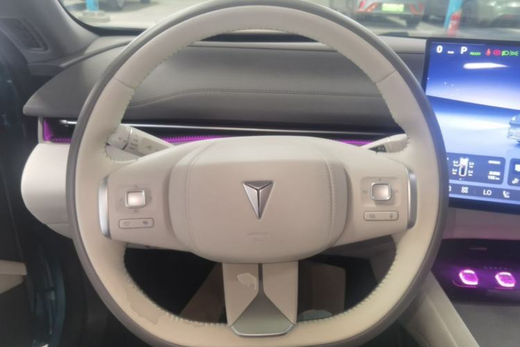 Used Deepal L07 2024 230Max Qiankun Intelligent Driving ADS SE Range-Extended Version Steering Wheel