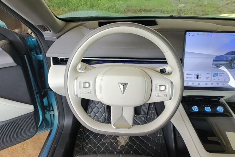 Used Deepal L07 2024 230Max Qiankun Intelligent Driving ADS SE Range-Extended Version Steering Wheel