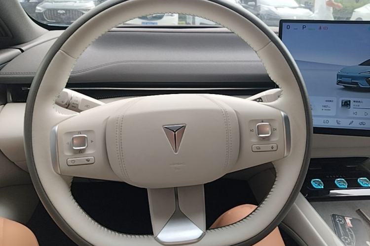 Used Deepal L07 2024 230Max Qiankun Intelligent Driving ADS SE Range-Extended Version Steering Wheel