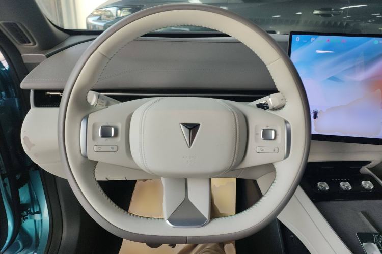 Used Deepal L07 2024 230Max Qiankun Intelligent Driving ADS SE Range-Extended Version Steering Wheel