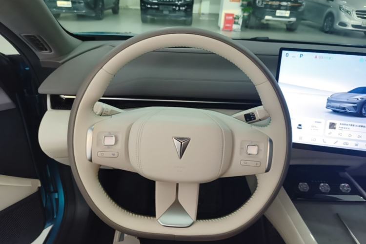 Used Deepal L07 2024 230Max Qiankun Intelligent Driving ADS SE Range-Extended Version Steering Wheel