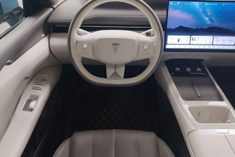 Used Deepal L07 2024 230Max Qiankun Intelligent Driving ADS SE Range-Extended Version Steering Wheel