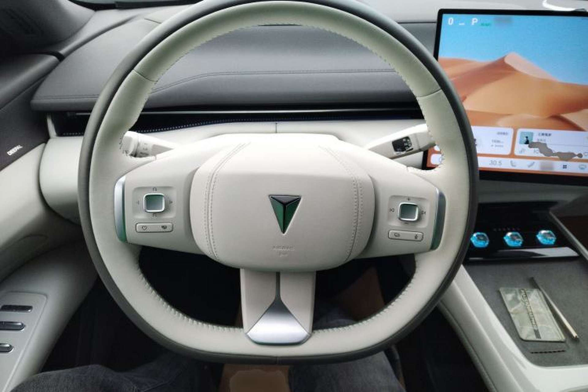 Used Deepal L07 2024 230Max Qiankun Intelligent Driving ADS SE Range-Extended Version Steering Wheel