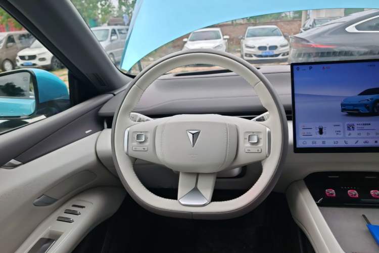 Used Deepal L07 2024 230Max Qiankun Intelligent Driving ADS SE Range-Extended Version Steering Wheel