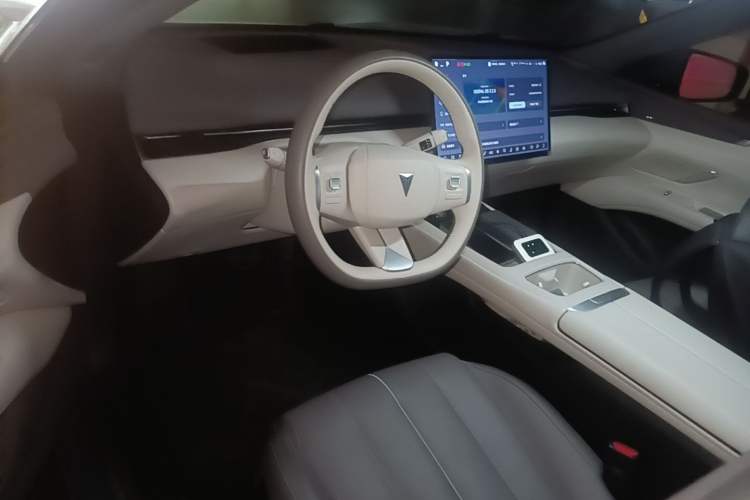 Used Deepal L07 2024 230Max Qiankun Intelligent Driving ADS SE Range-Extended Version Steering Wheel