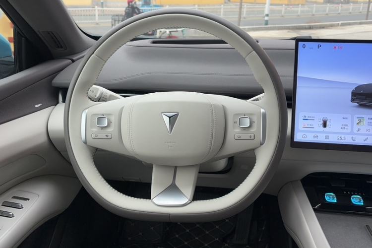 Used Deepal L07 2024 230Max Qiankun Intelligent Driving ADS SE Range-Extended Version Steering Wheel