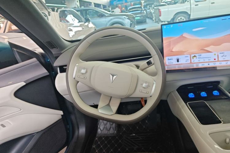 Used Deepal L07 2024 230Max Qiankun Intelligent Driving ADS SE Range-Extended Version Steering Wheel