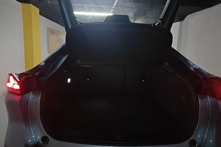 Used Deepal L07 2024 230Max Qiankun Intelligent Driving ADS SE Range-Extended Version Trunk