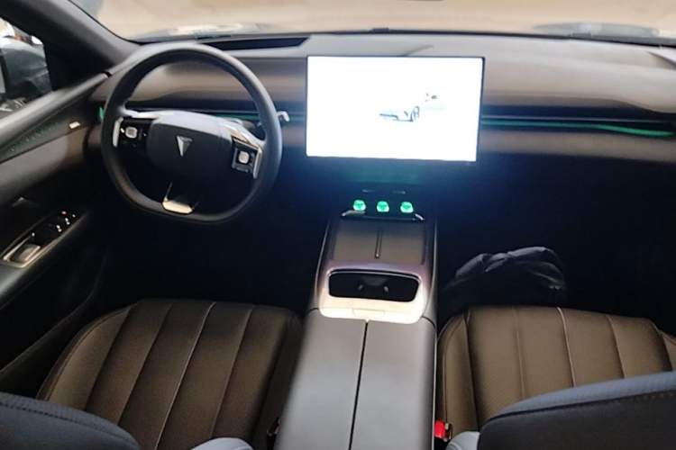 Used Deepal L07 2024 230Max Range-Extended Version Center Console