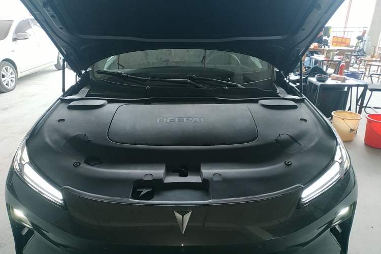 Used Deepal L07 2024 230Max Qiankun Intelligent Driving ADS SE Range-Extended Version Engine Bay