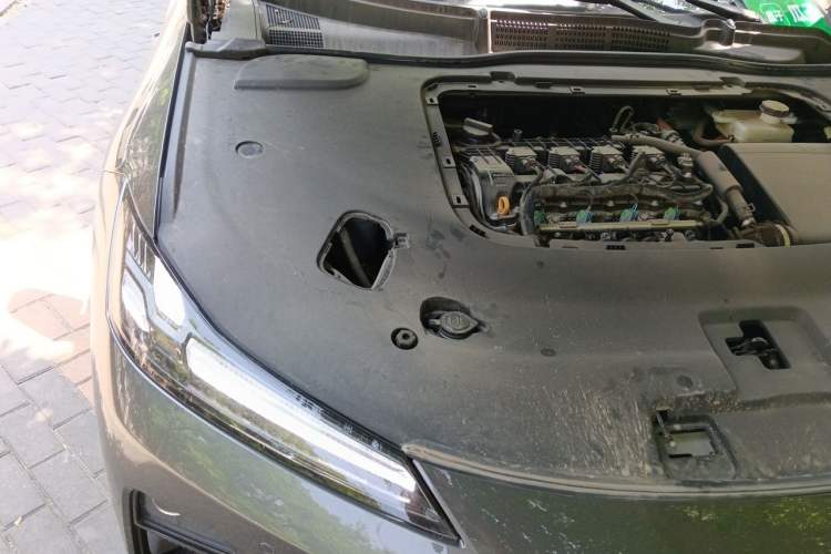 Used Deepal L07 2024 230Max Range-Extended Version Engine Bay Right
