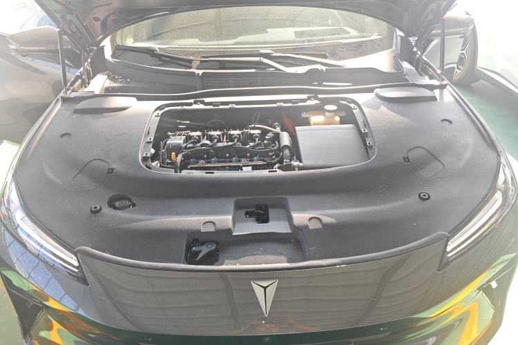 Used Deepal L07 2024 230Max Qiankun Intelligent Driving ADS SE Range-Extended Version Engine Bay