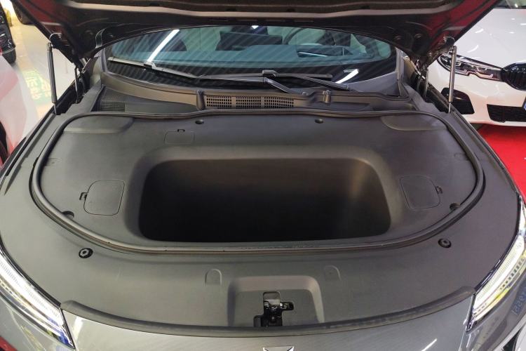 Used Deepal L07 2024 530Max Pure Electric Version Engine Bay