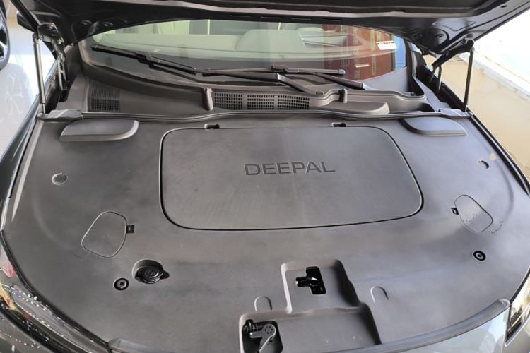 Used Deepal L07 2024 230Max Range-Extended Version Engine Bay