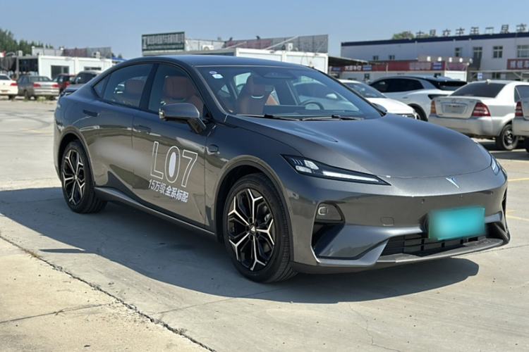 Used Deepal L07 2024 230Max Qiankun Intelligent Driving ADS SE Range-Extended Version Exterior 2