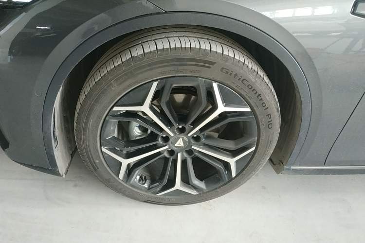 Used Deepal L07 2024 230Max Qiankun Intelligent Driving ADS SE Range-Extended Version Exterior 4