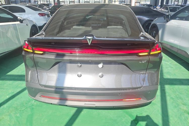 Used Deepal L07 2024 230Max Qiankun Intelligent Driving ADS SE Range-Extended Version Exterior 4