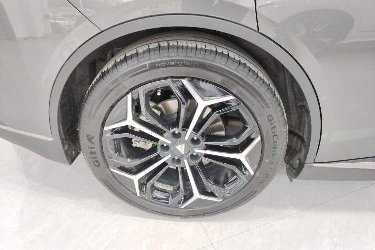 Used Deepal L07 2024 230Max Qiankun Intelligent Driving ADS SE Range-Extended Version Exterior 5